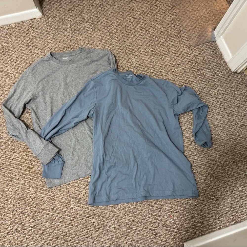 Old Navy Gray Long Sleeve Tee pack of 2
